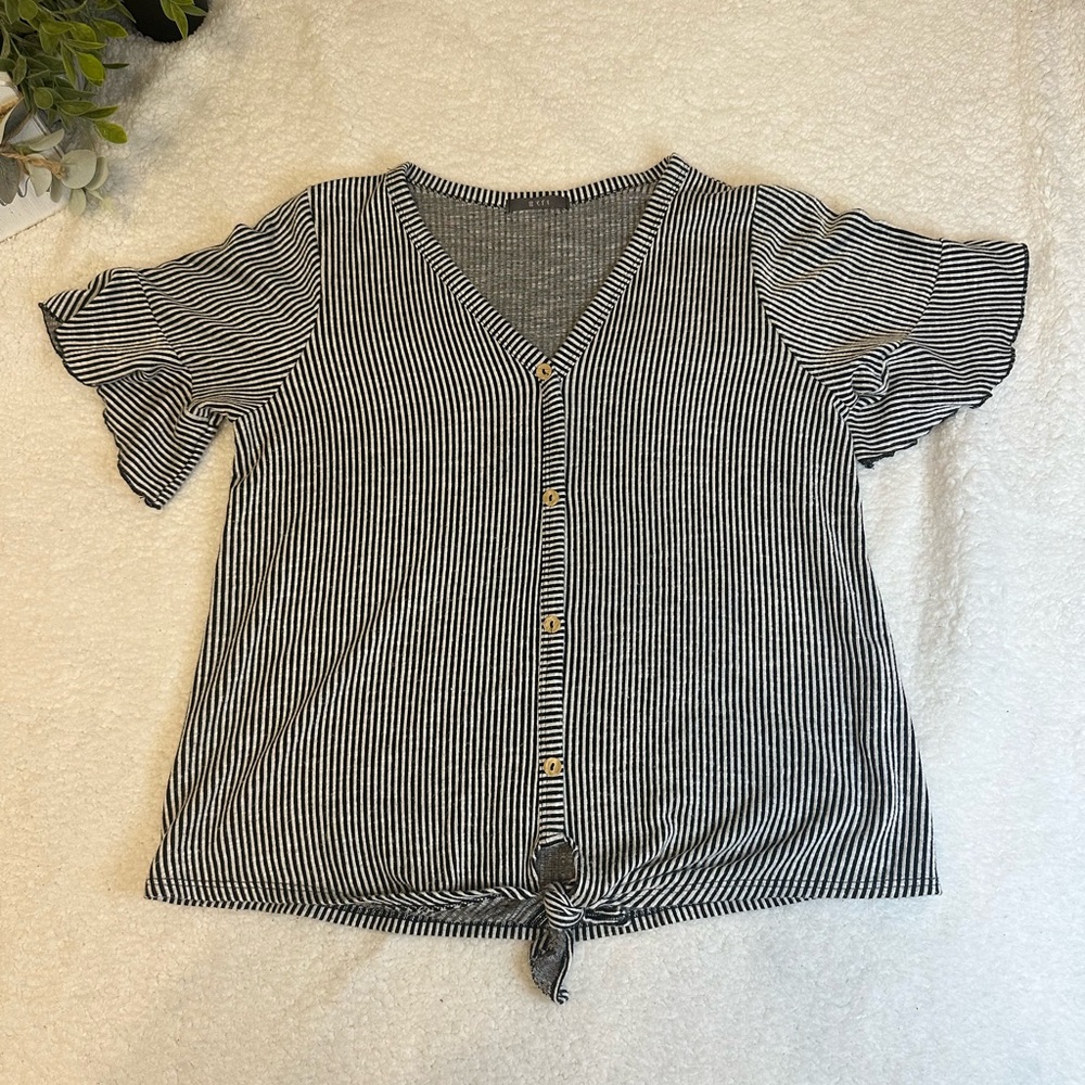 Gyft black and white striped top